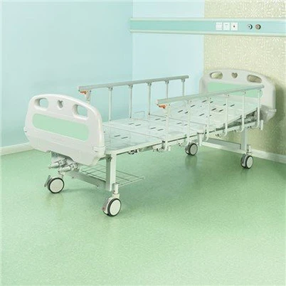 Manuální postel se dvěma funkcemi